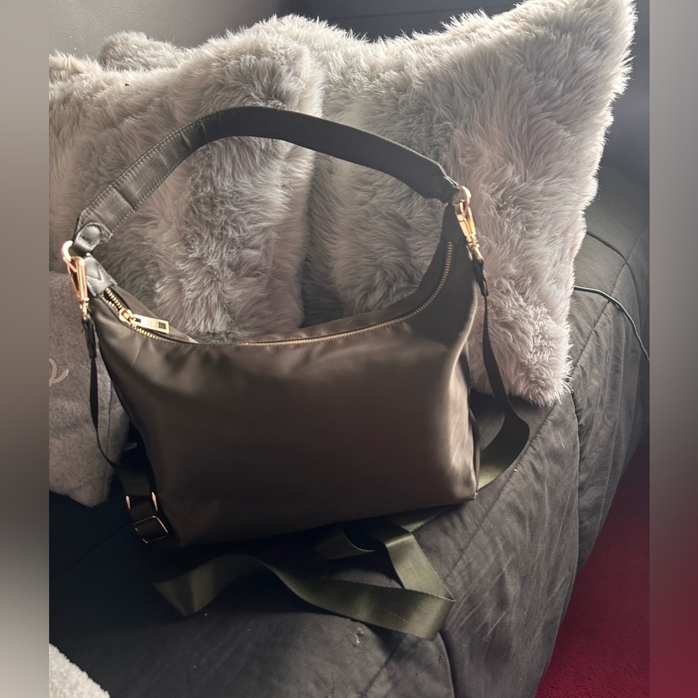 Green shoulder bag